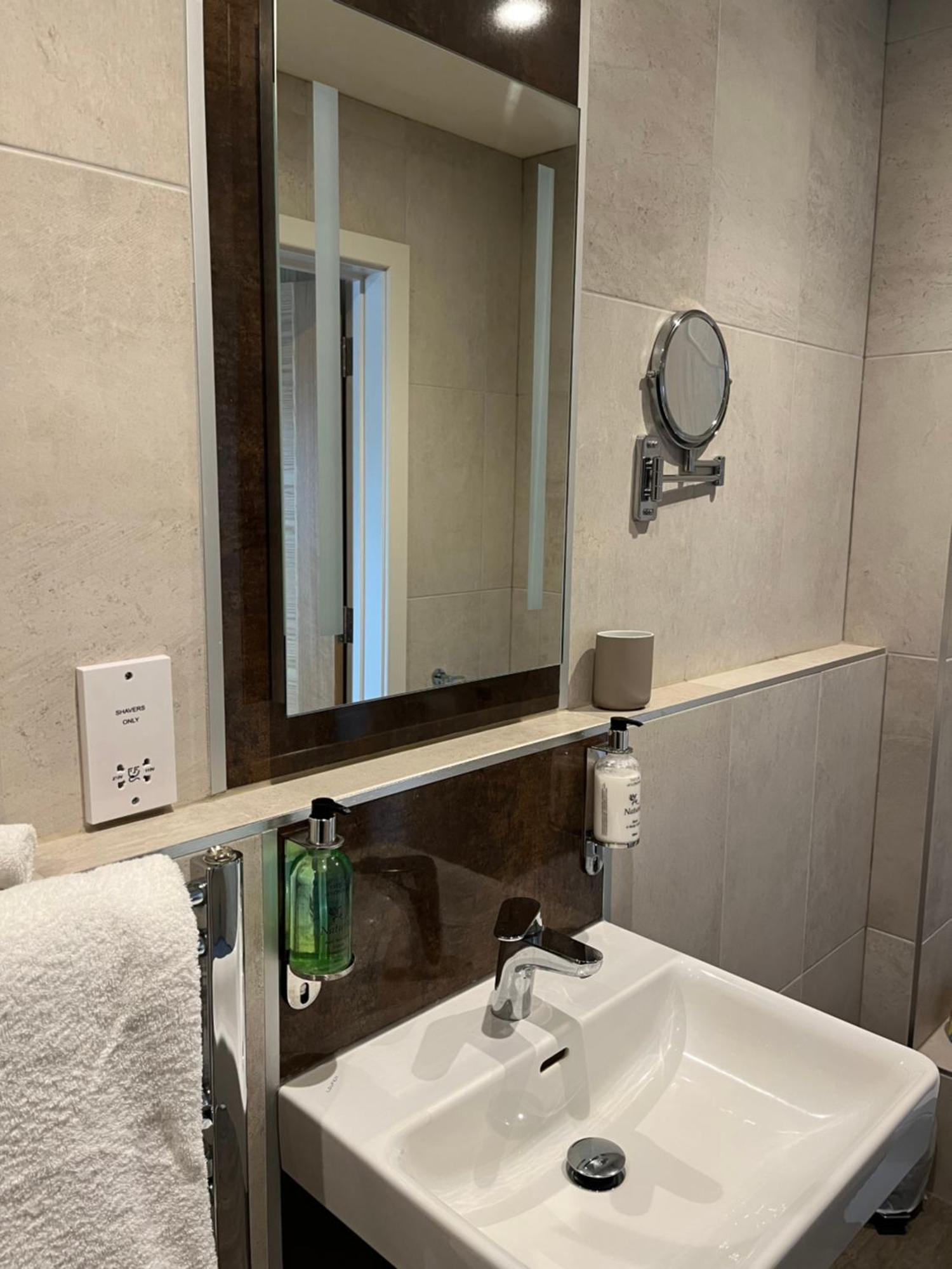 Rose And Crown Otel Lytchett Matravers Dış mekan fotoğraf
