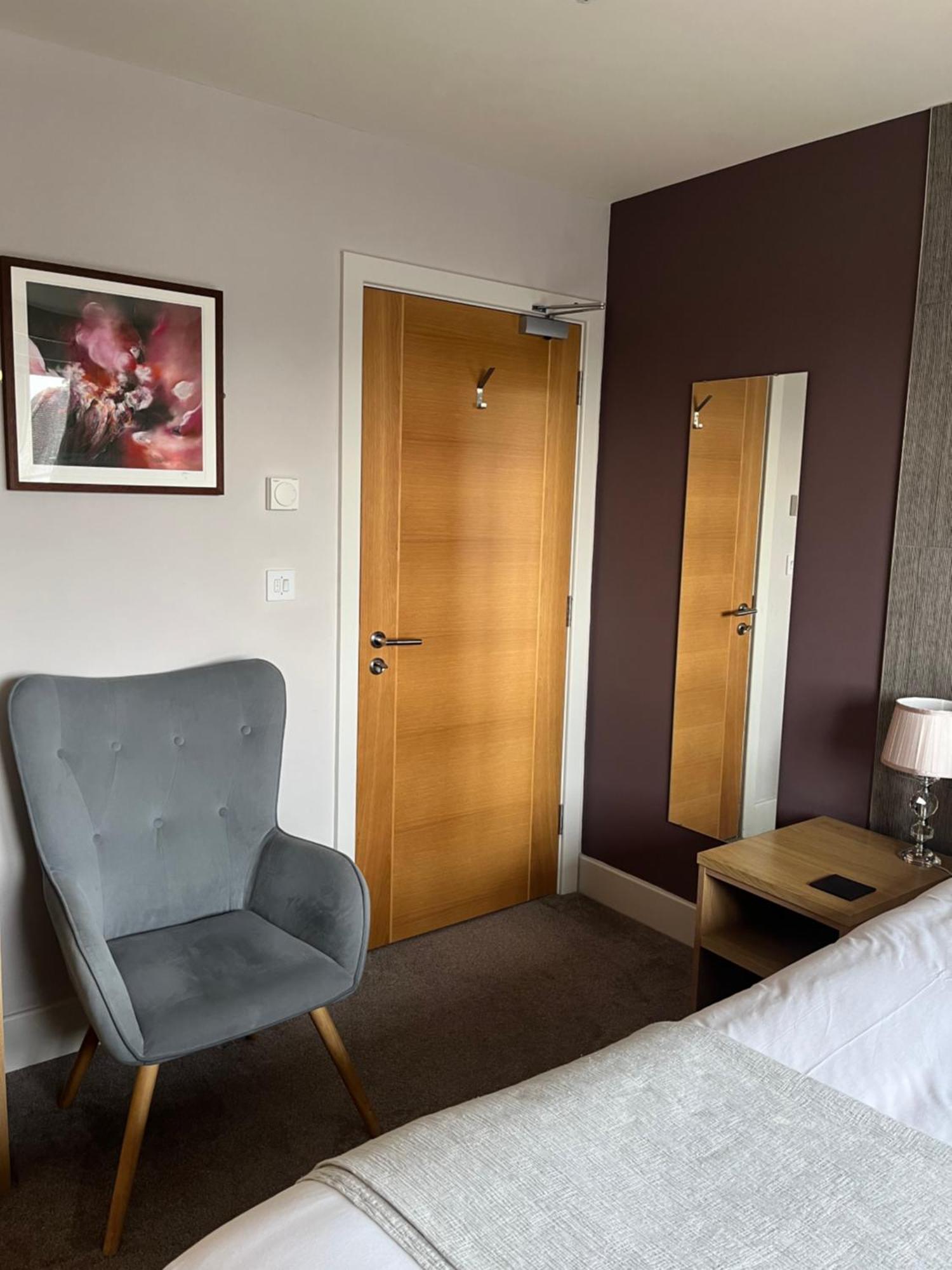 Rose And Crown Otel Lytchett Matravers Dış mekan fotoğraf