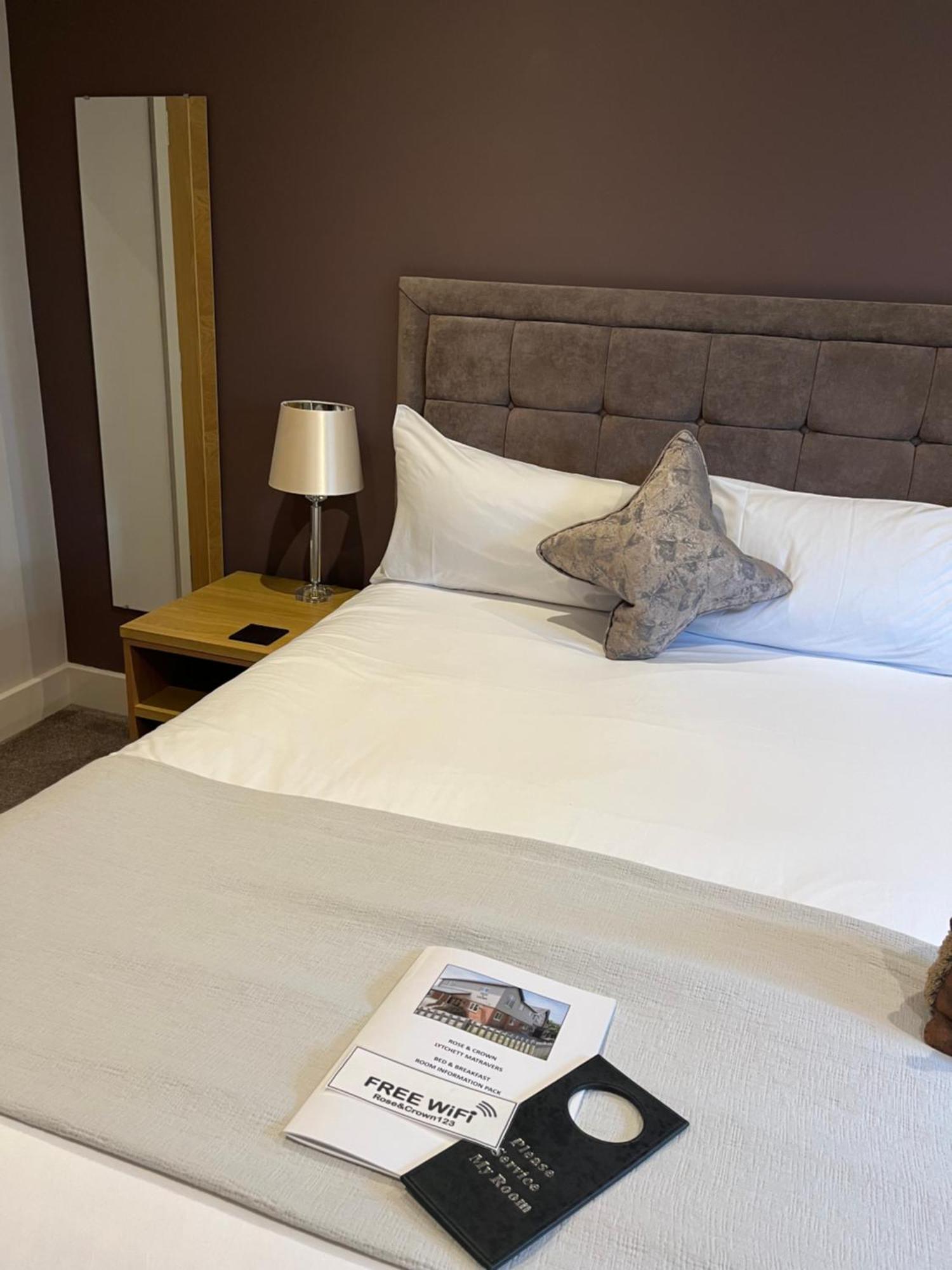 Rose And Crown Otel Lytchett Matravers Dış mekan fotoğraf
