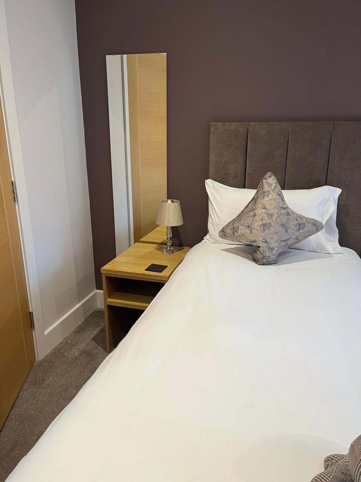 Rose And Crown Otel Lytchett Matravers Dış mekan fotoğraf