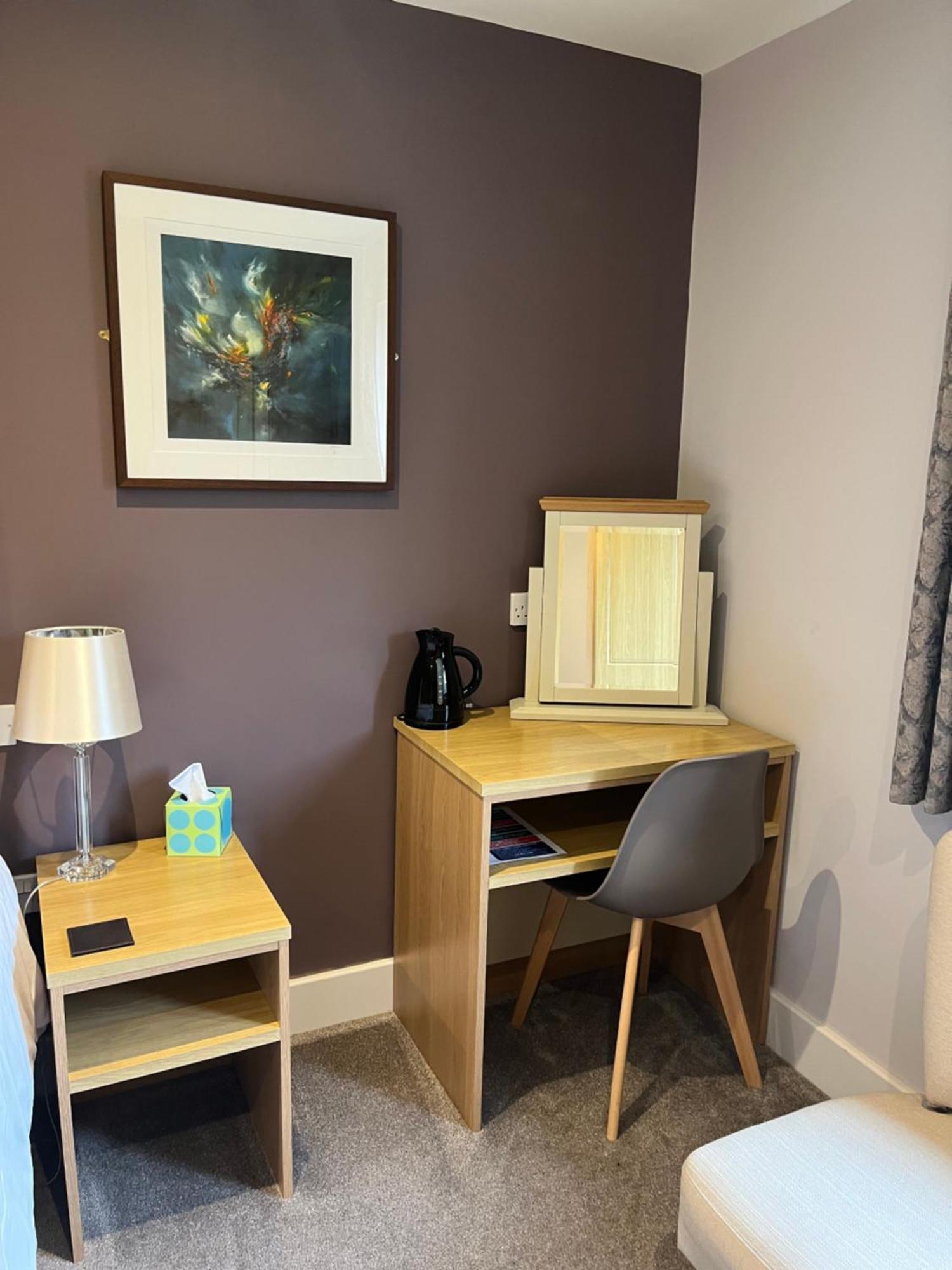 Rose And Crown Otel Lytchett Matravers Dış mekan fotoğraf