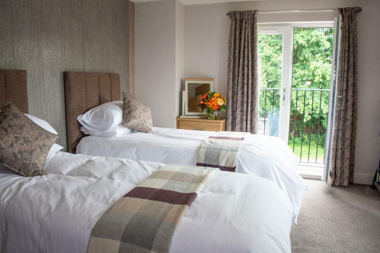 Rose And Crown Otel Lytchett Matravers Dış mekan fotoğraf